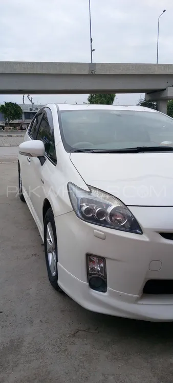 Toyota Prius 2011 for Sale in Peshawar Image-1