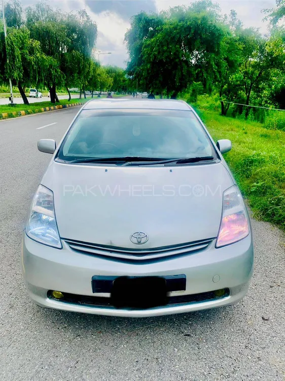 Toyota Prius 2008 for Sale in Islamabad Image-1