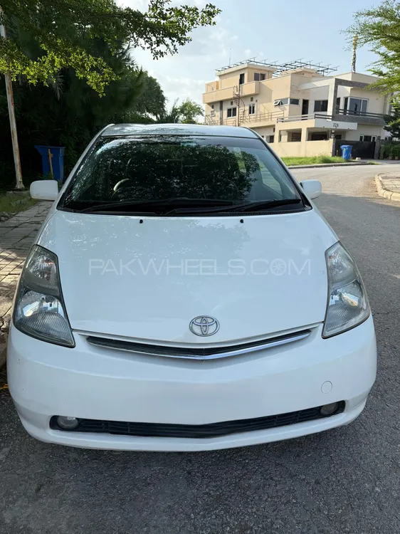 Toyota Prius 2010 for Sale in Islamabad Image-1