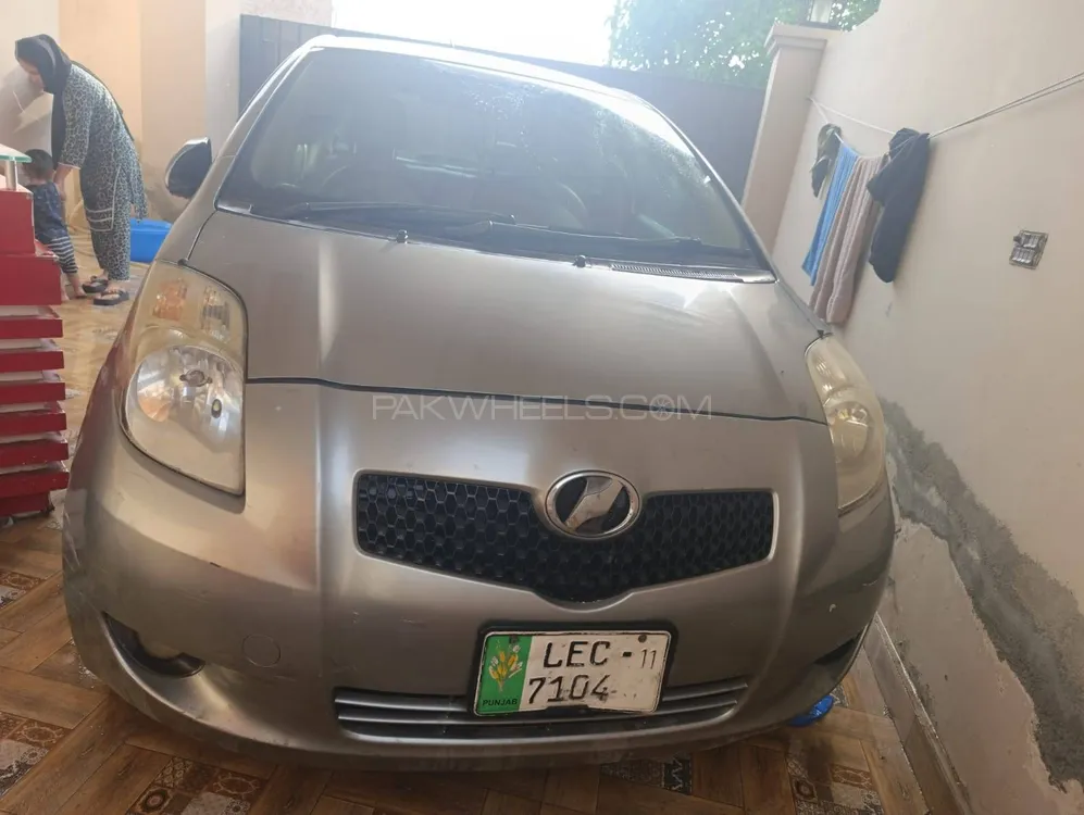 Toyota Vitz 2011 for Sale in Lahore Image-1