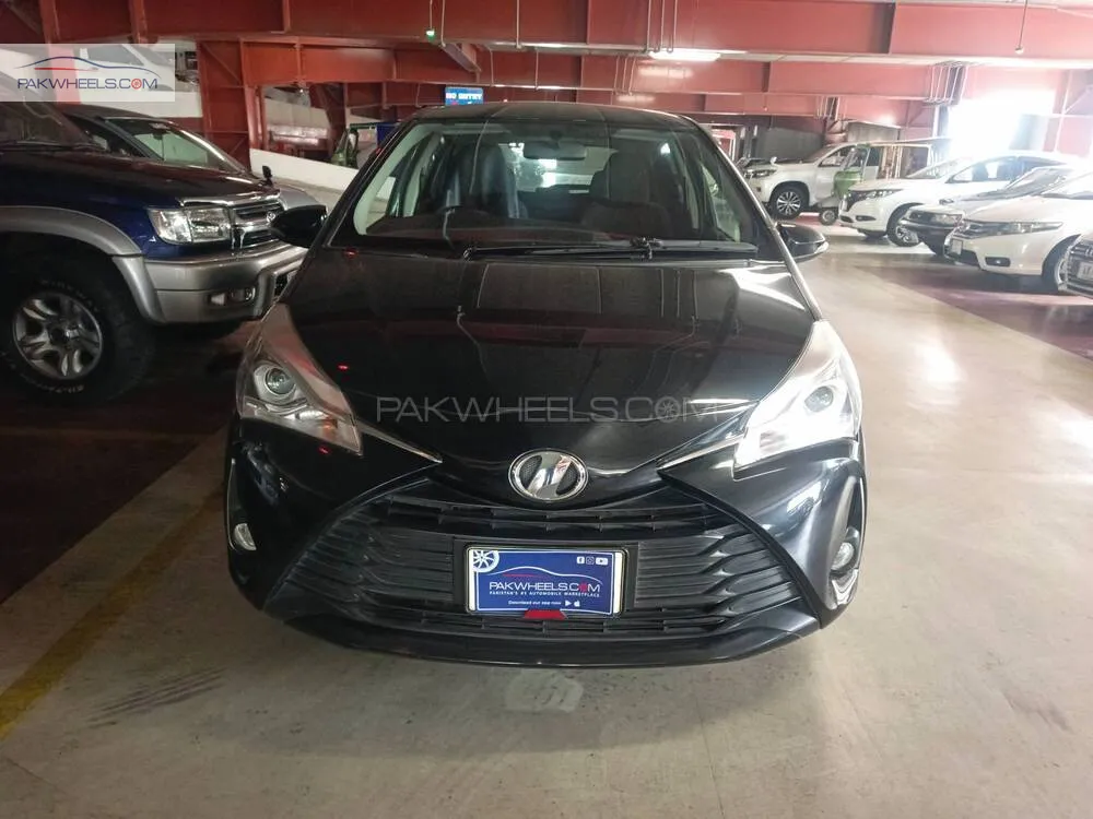 Toyota Vitz 2017 for Sale in Lahore Image-1