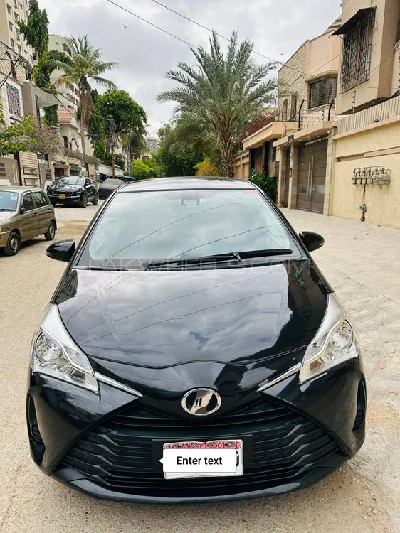Toyota Vitz 2017 for Sale in Karachi Image-1