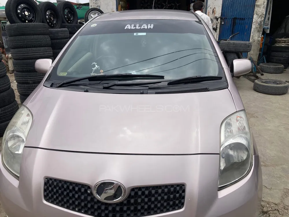 Toyota Vitz 2006 for Sale in Mardan Image-1