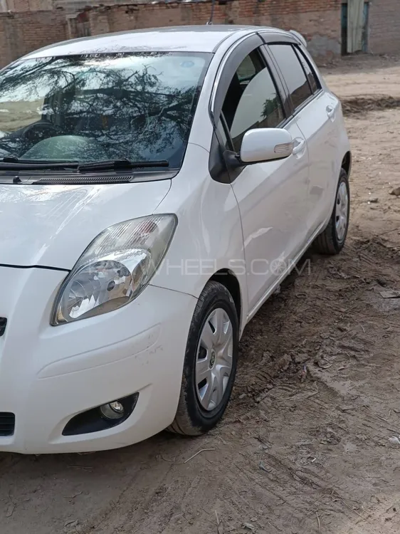 Toyota Vitz 2009 for Sale in Kohat Image-1