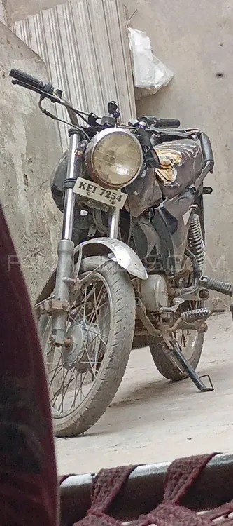 Unique Xtreme UD 70 2010 for Sale Image-1