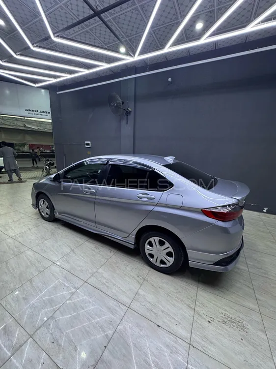 Honda Grace Hybrid 2017 for Sale in Sialkot Image-1