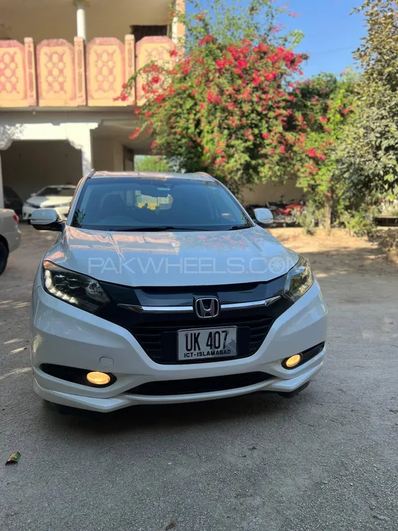 Honda Vezel 2015 for Sale in Swabi Image-1
