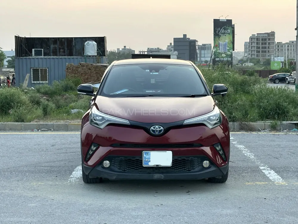 Toyota C-HR 2017 for Sale in Islamabad Image-1