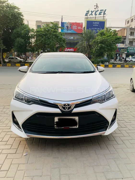 Toyota Corolla 2017 for Sale in Faisalabad Image-1