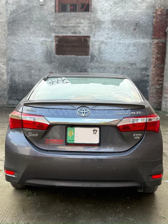 Toyota Corolla 2017 for Sale in Lahore Image-1