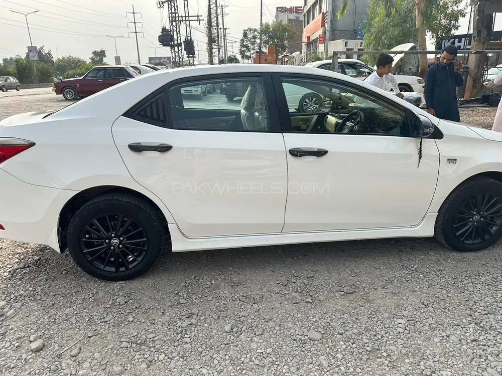 Toyota Corolla 2018 for Sale in Islamabad Image-1