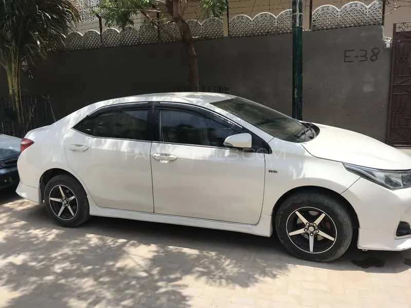 Toyota Corolla 2017 for Sale in Karachi Image-1
