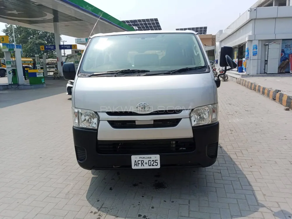 Toyota Hiace 2020 for Sale in Islamabad Image-1