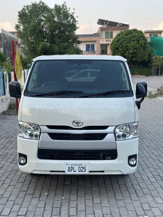 Toyota Hiace 2020 for Sale in Islamabad Image-1