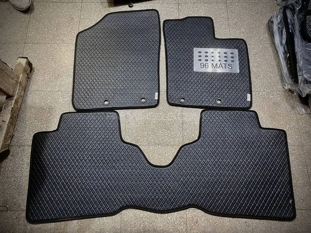 Toyota Hilux 96 Car Floor Mats – Premium Leatherite Mats for Ultimate Protection & Luxury Image-1