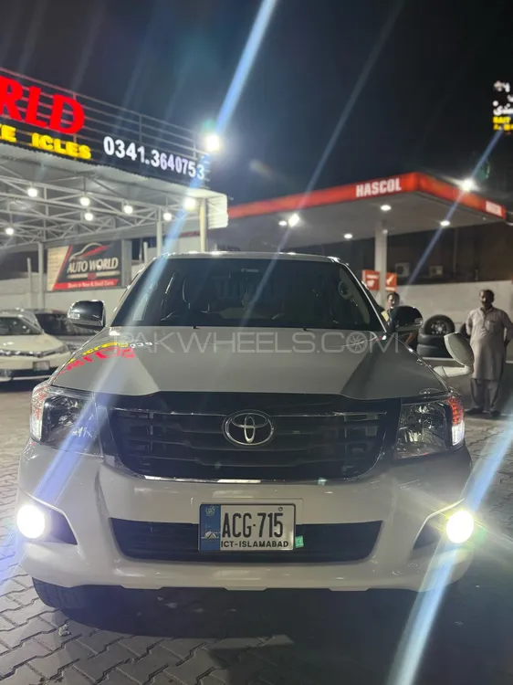 Toyota Hilux 2015 for Sale in Lahore Image-1