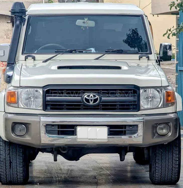 Toyota Land Cruiser 2005 for Sale in Abbottabad Image-1