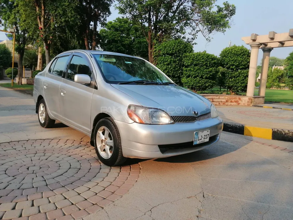 Toyota Platz 2002 for Sale in Lahore Image-1
