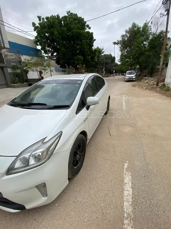 Toyota Prius 2013 for Sale in Karachi Image-1