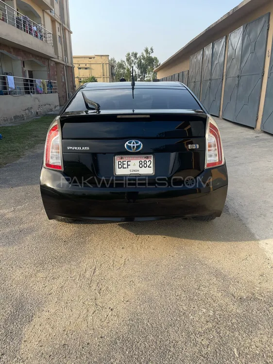 Toyota Prius 2011 for Sale in Karachi Toyota Prius 2011 for Sale in Karachi Image-6