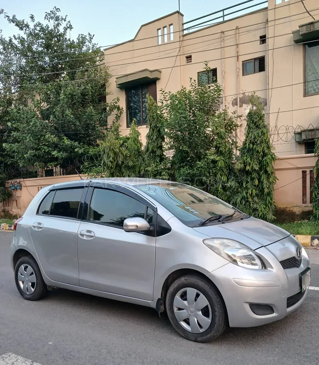 Toyota Vitz 2008 for Sale in Lahore Image-1