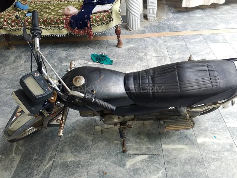 Unique Xtreme UD 70 2010 for Sale Image-1