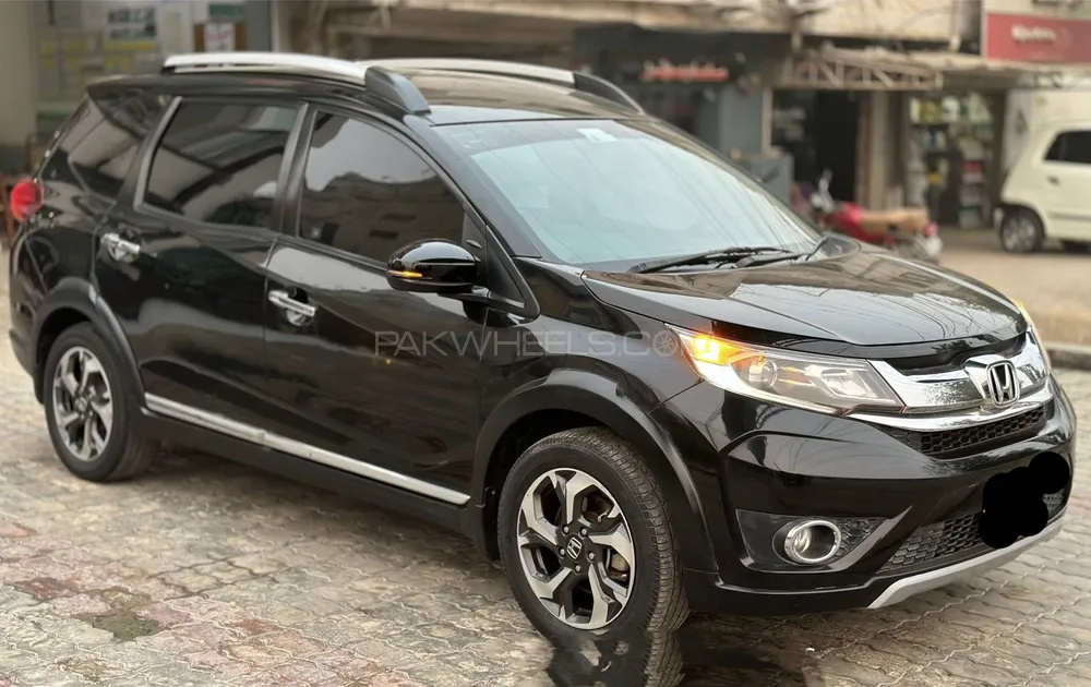 Honda BR-V 2017 for Sale in Lahore Image-1