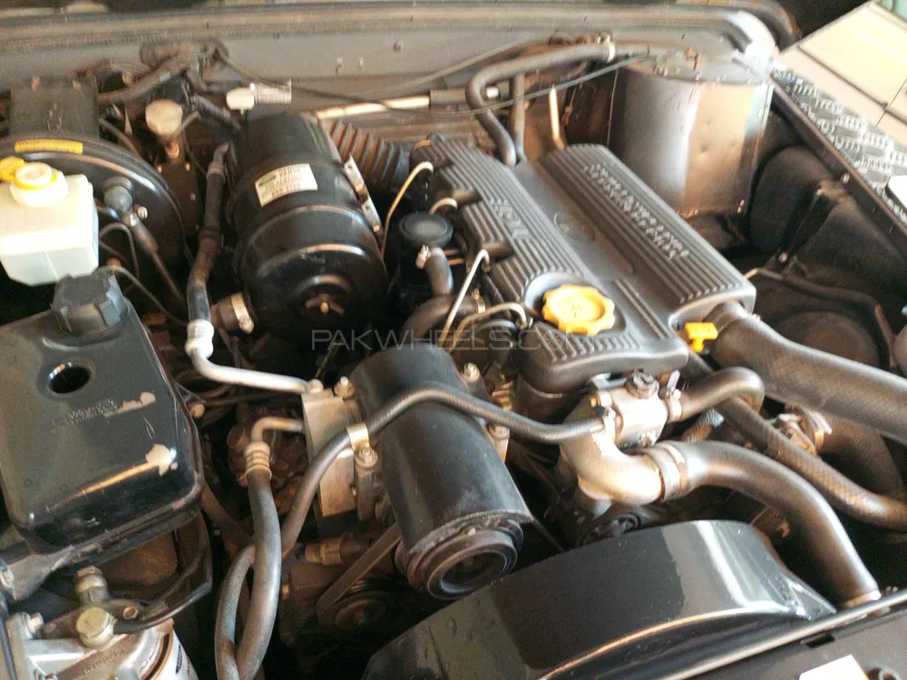 Land Rover Defender 2003 for Sale in Lahore Image-1