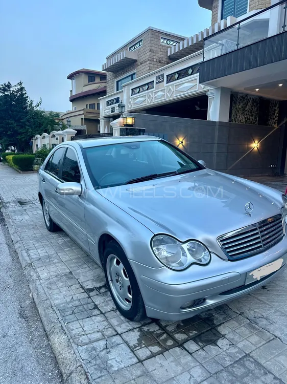 Mercedes Benz C Class 2004 for Sale in Islamabad Image-1