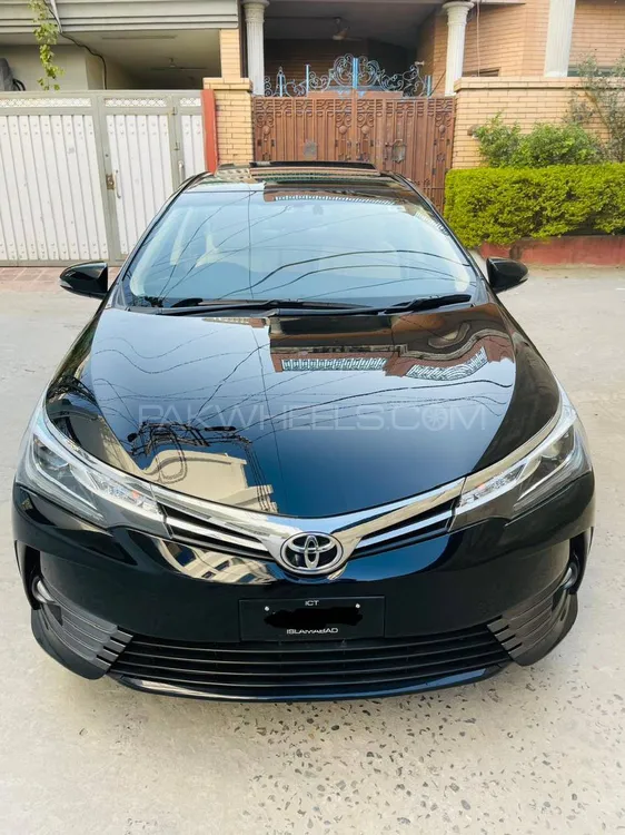 Toyota Corolla 2018 for Sale in Islamabad Image-1