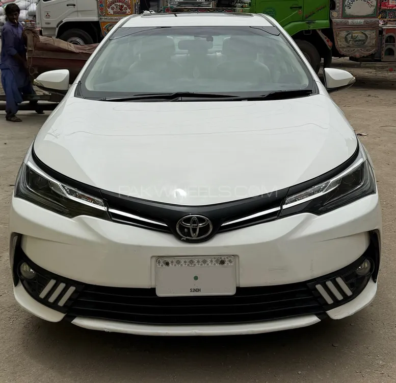 Toyota Corolla 2018 for Sale in Karachi Image-1