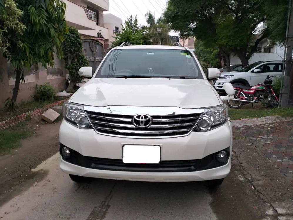 Toyota Fortuner 2013 for Sale in Lahore Image-1