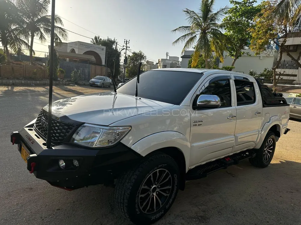 Toyota Hilux 2010 for Sale in Karachi Image-1