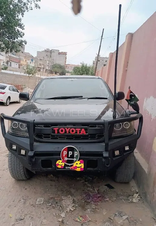 Toyota Hilux 2011 for Sale in Karachi Image-1