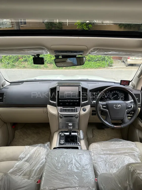 Toyota Land Cruiser 2020 for Sale in Lahore Toyota Land Cruiser 2020 for Sale in Lahore Image-9