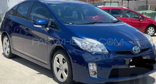 Toyota Prius 2011 for Sale in Mardan Image-1