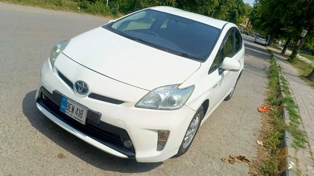 Toyota Prius 2015 for Sale in Islamabad Image-1