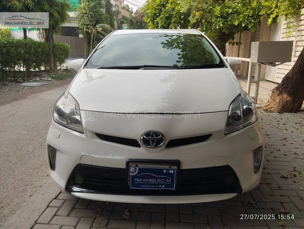 ٹویوٹا پریوس 2015 for Sale in لاہور Image-1