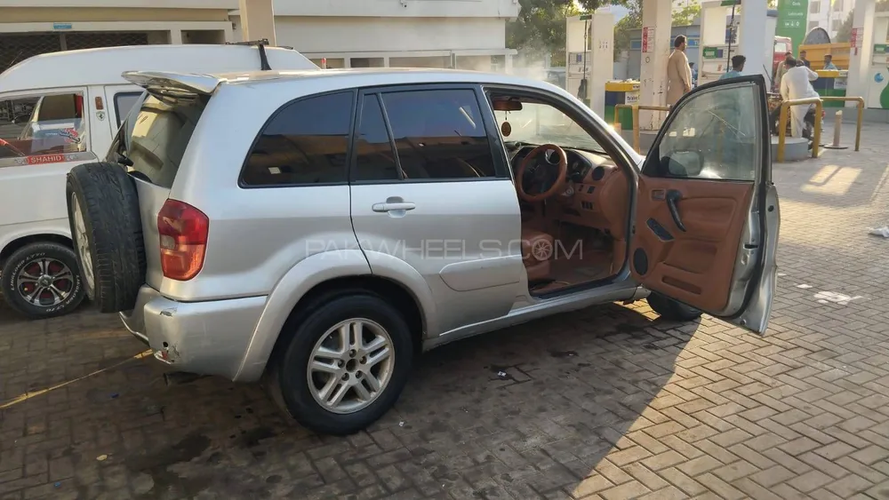 Toyota Rav4 2002 for Sale in Karachi Image-1