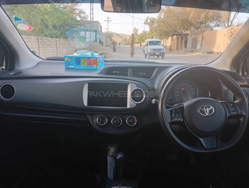 Toyota Vitz 2012 for Sale in Rahim Yar Khan Image-1