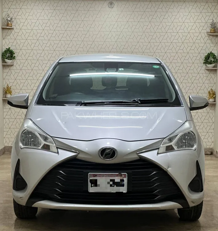Toyota Vitz 2018 for Sale in Karachi Image-1