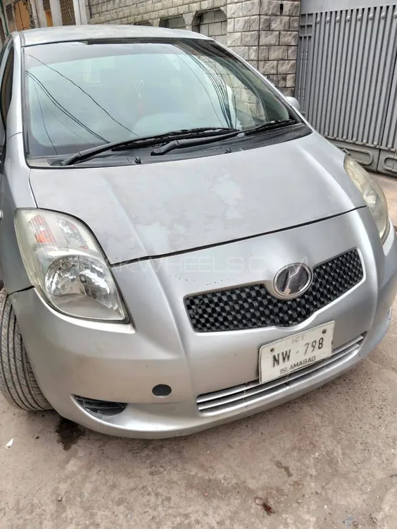 Toyota Vitz 2006 for Sale in Peshawar Image-1