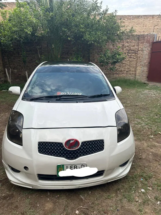 Toyota Vitz 2013 for Sale in Kohat Image-1