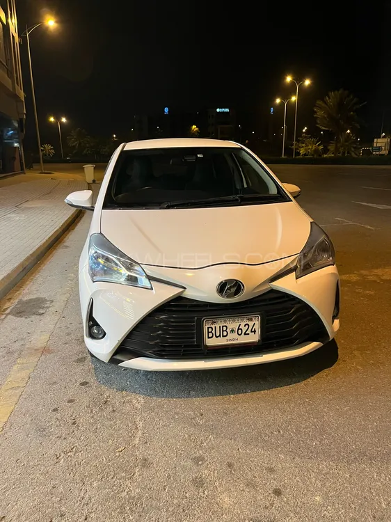 Toyota Vitz 2018 for Sale in Karachi Image-1