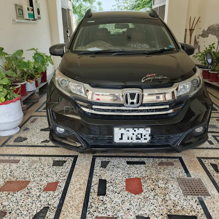 Honda BR-V 2018 for Sale in Fateh Jang Image-1