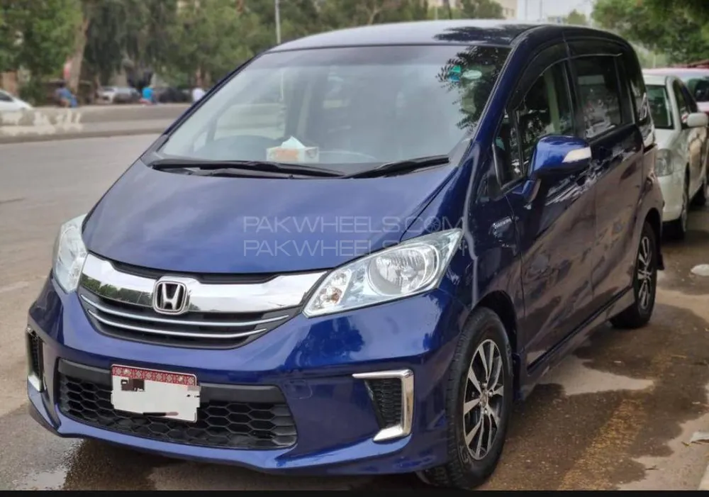 Honda Freed 2011 for Sale in Karachi Image-1