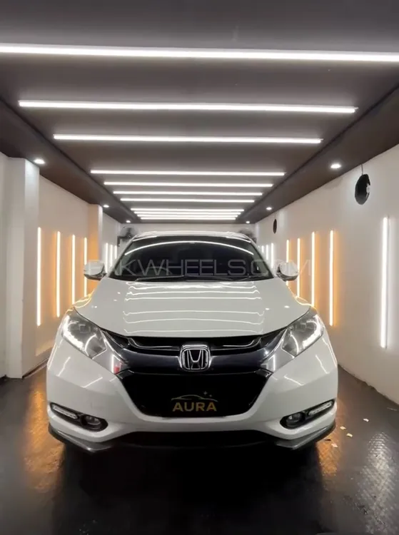 Honda Vezel 2017 for Sale in Islamabad Image-1