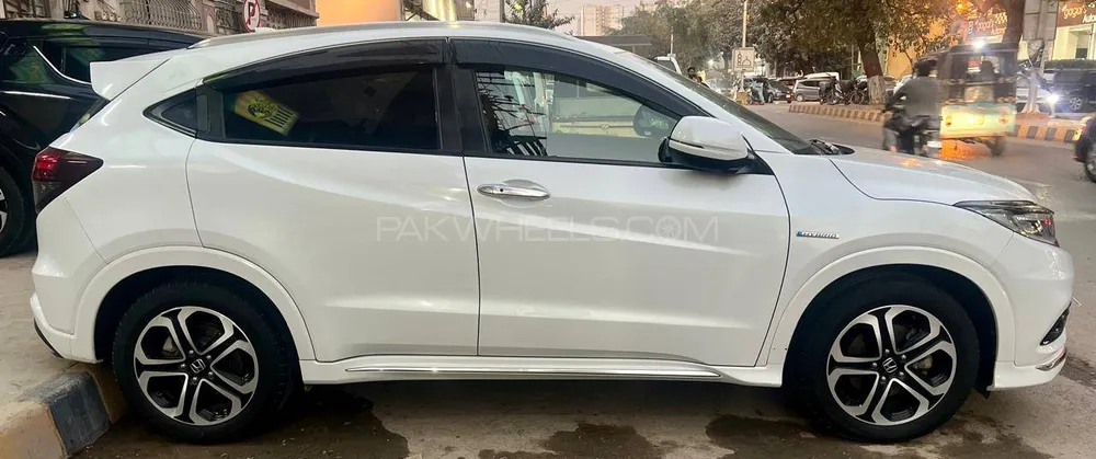 Honda Vezel 2018 for Sale in Karachi Image-1