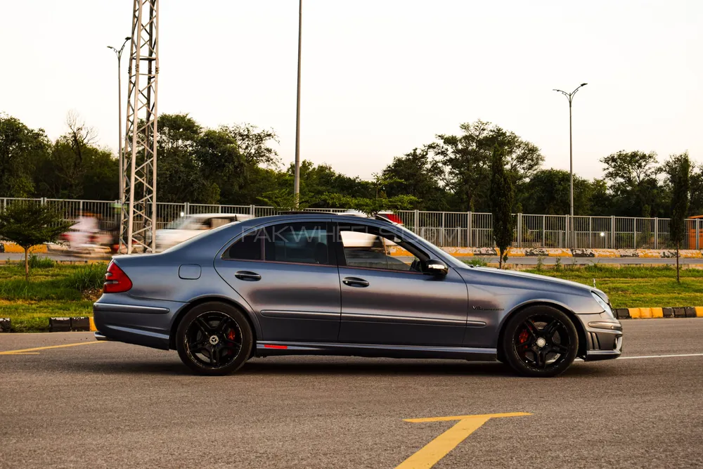 Mercedes Benz E Class 2004 for Sale in Islamabad Image-1