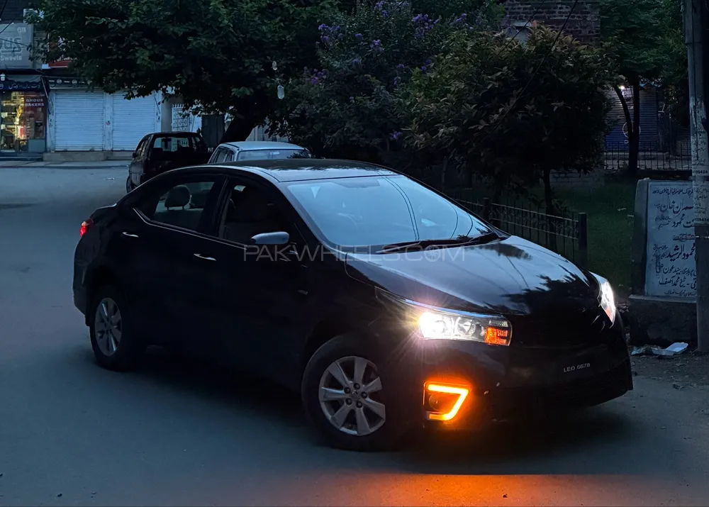 Toyota Corolla 2017 for Sale in Lahore Image-1